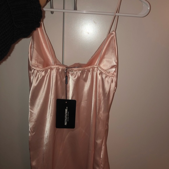 Pretty little things light pink dress - Picture 3 of 4